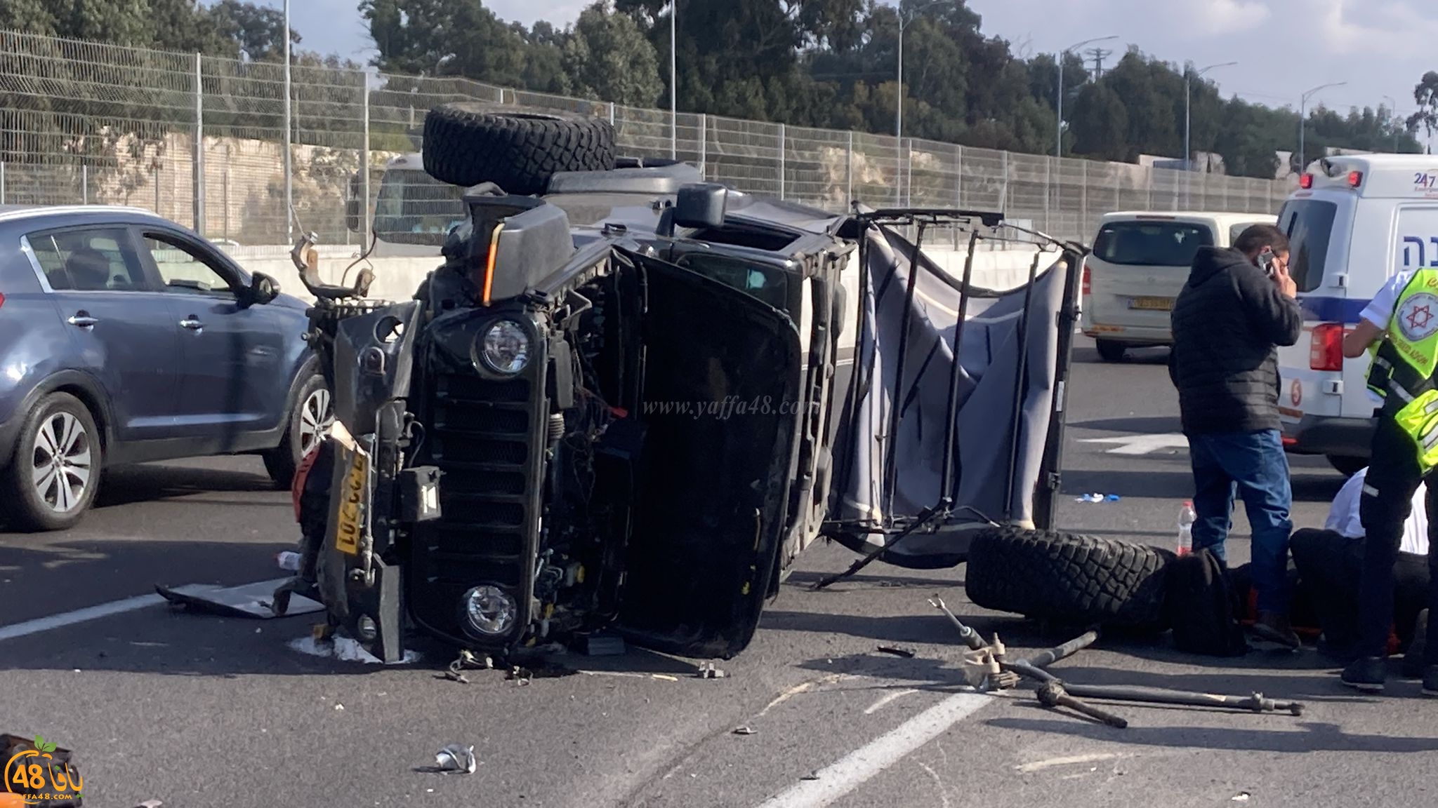  اصابة متوسطة لشخص بحادث طرق وانقلاب مركبة قرب الرملة